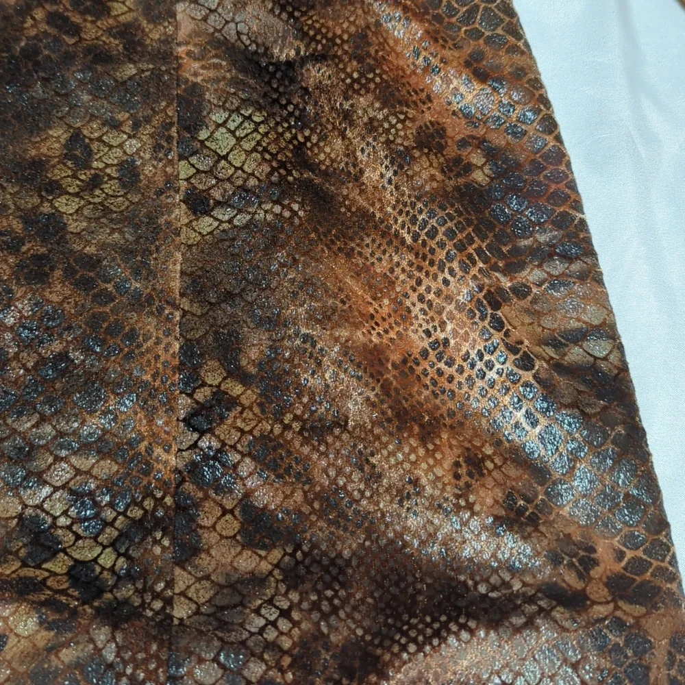 NueVa Reptile Snake Print Full Zip Long Line Lightweight Shimmer Jacket HAS HOLE - Picture 3 of 10